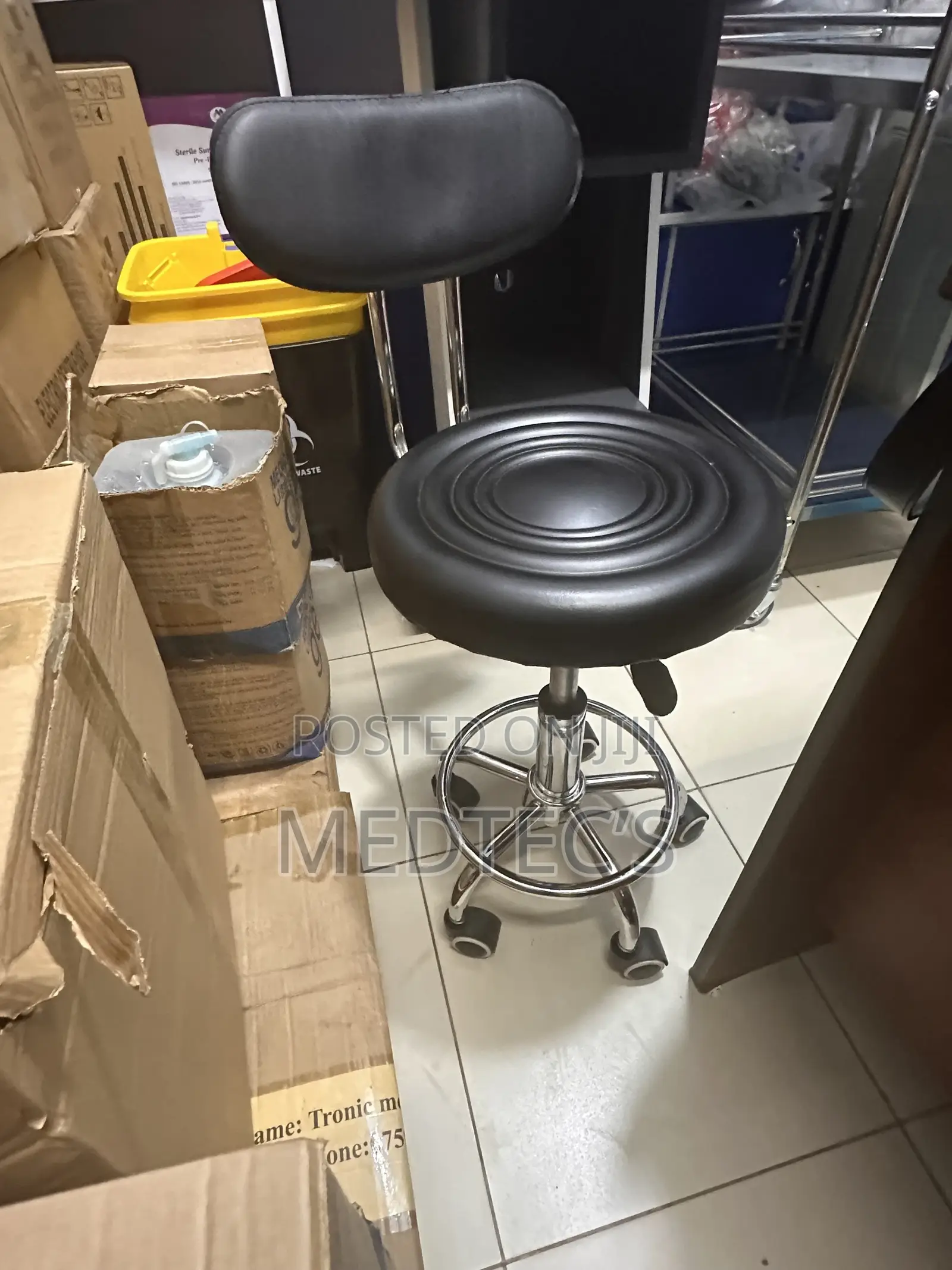 Adjustable Doctor’S Stool