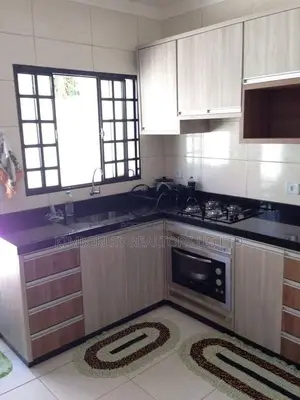 5bdrm House in Division A for sale