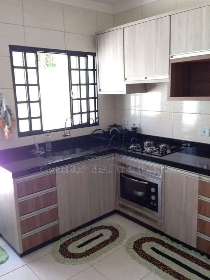 5bdrm House in Division A for sale
