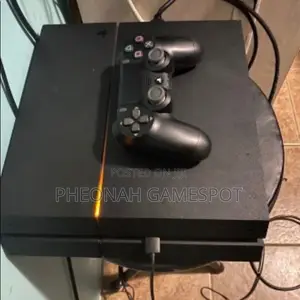 Playstation 4 Standard Chipped With 2 Pads 12+ Free Games