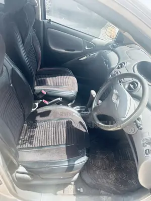 Toyota Vitz 1.3 FWD 5dr 2005 Silver