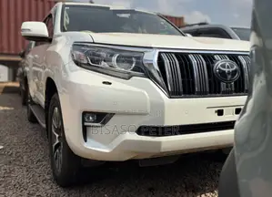 Toyota Land Cruiser Prado 2.8 2021 White