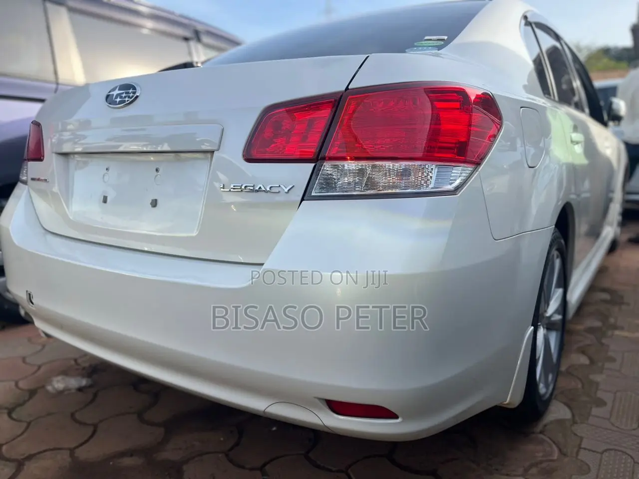 Subaru Legacy 2.5i Premium 2013 White