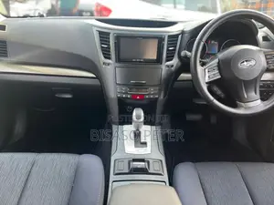 Subaru Legacy 2.5i Premium 2013 White