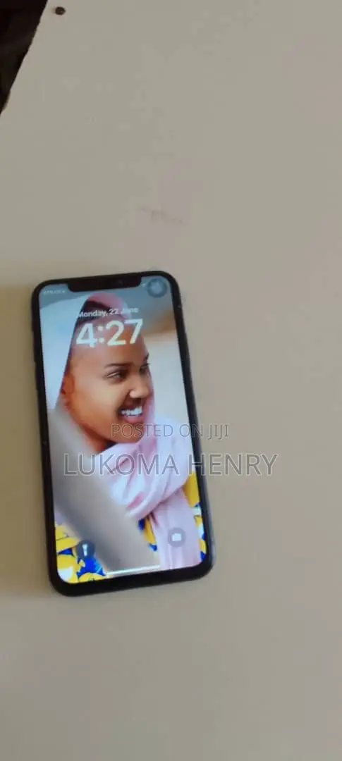 Apple iPhone X 64 GB Black
