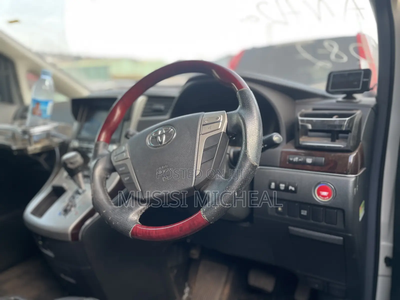 Toyota Alphard 2.4 Hybrid AWD 2015 White