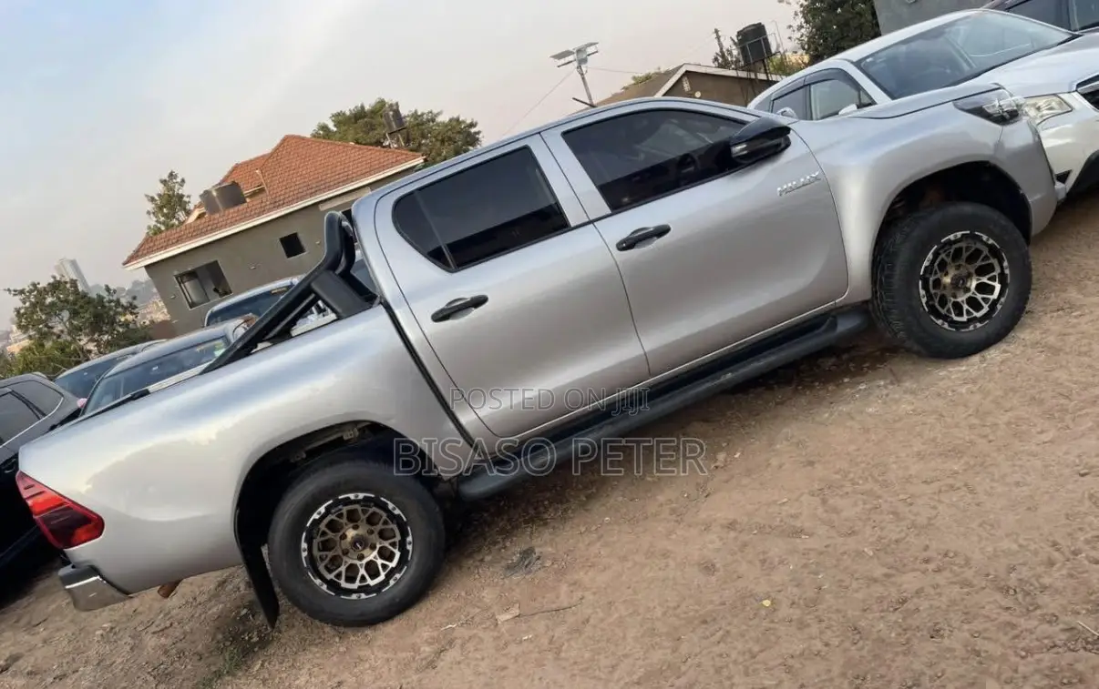 Toyota Hilux 2.8 Diesel 2020 Silver