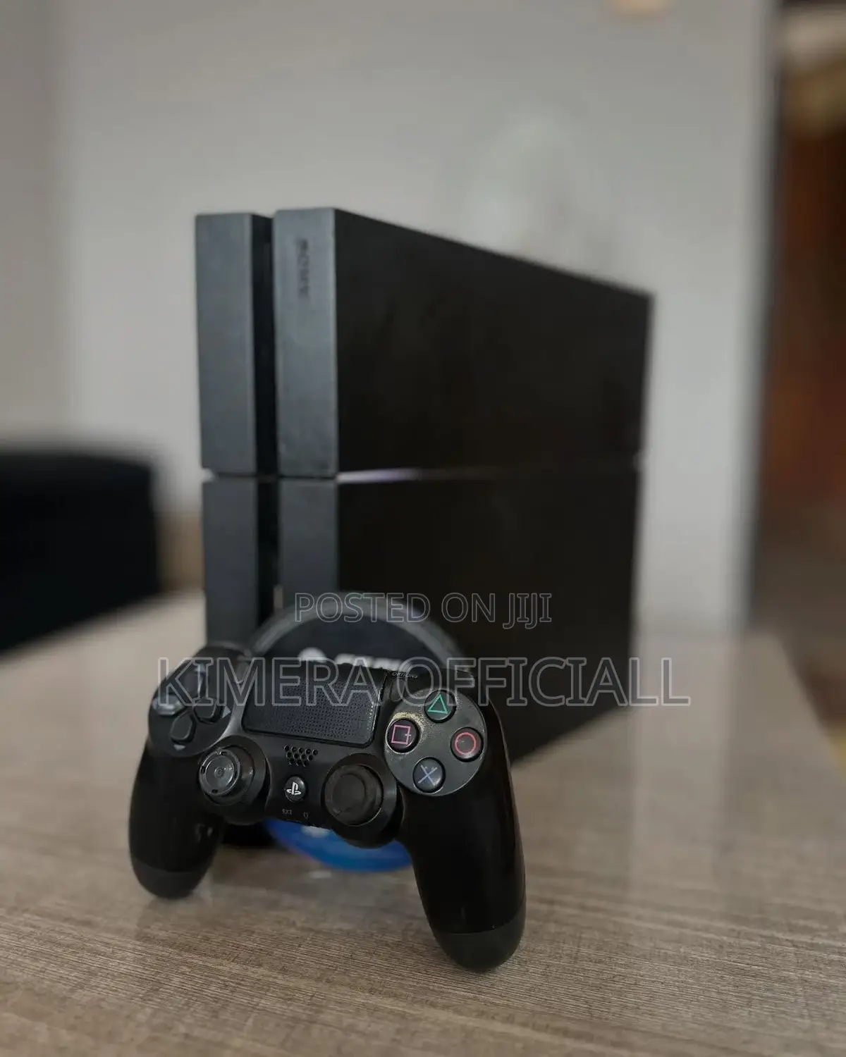 Ps4 Standard Chipped Deal, 2 Controllers Bonus Games