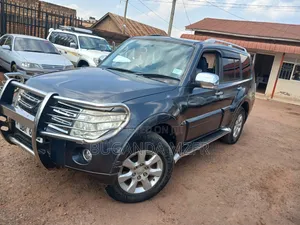 Mitsubishi Pajero 2008 Gray