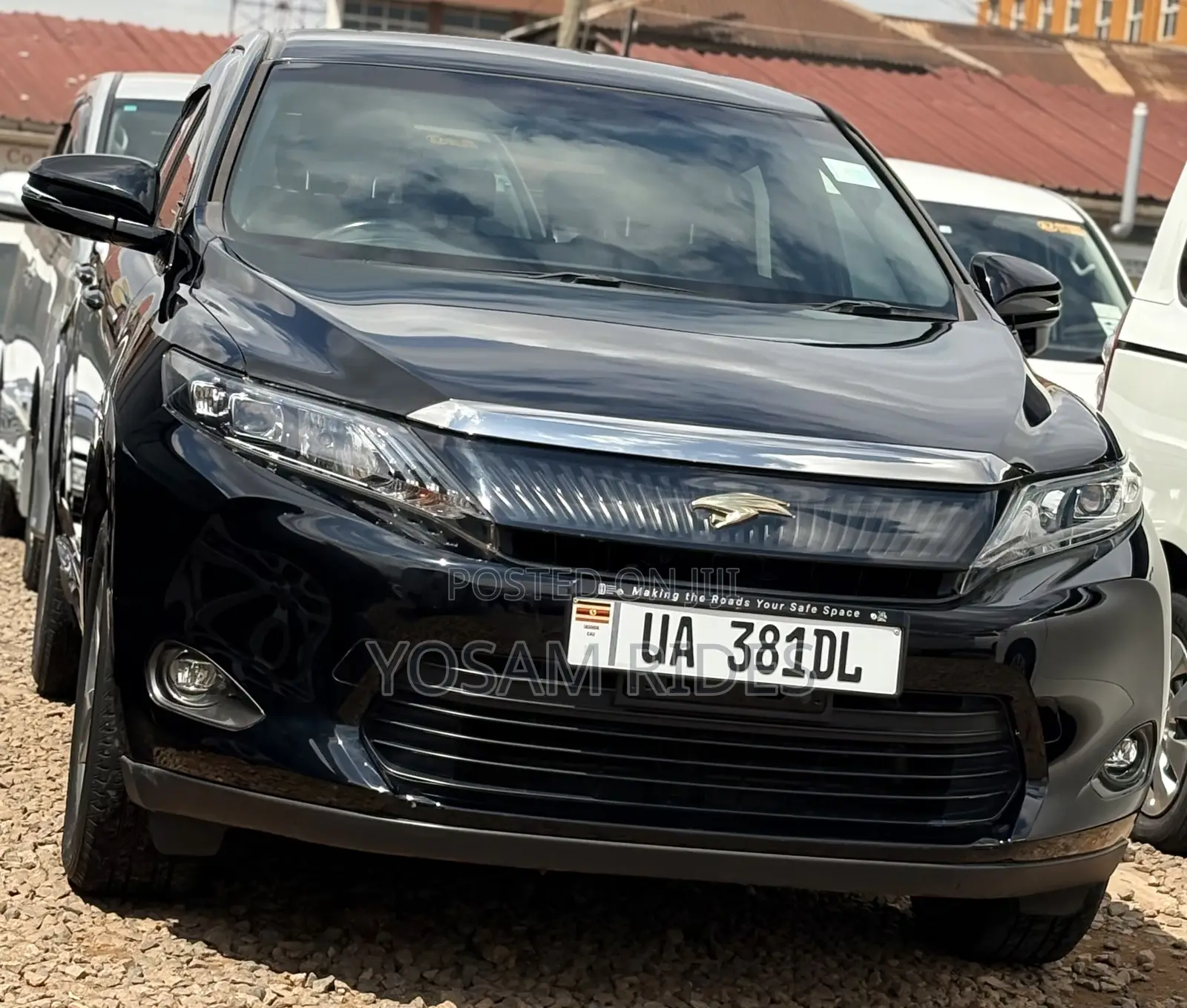 Toyota Harrier 2.0 2017 Black