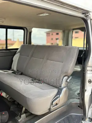 Toyota HiAce 2012 Silver
