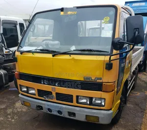 Isuzu ELF Truck 1996 Yellow