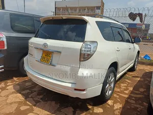 Toyota Vanguard 2008 White