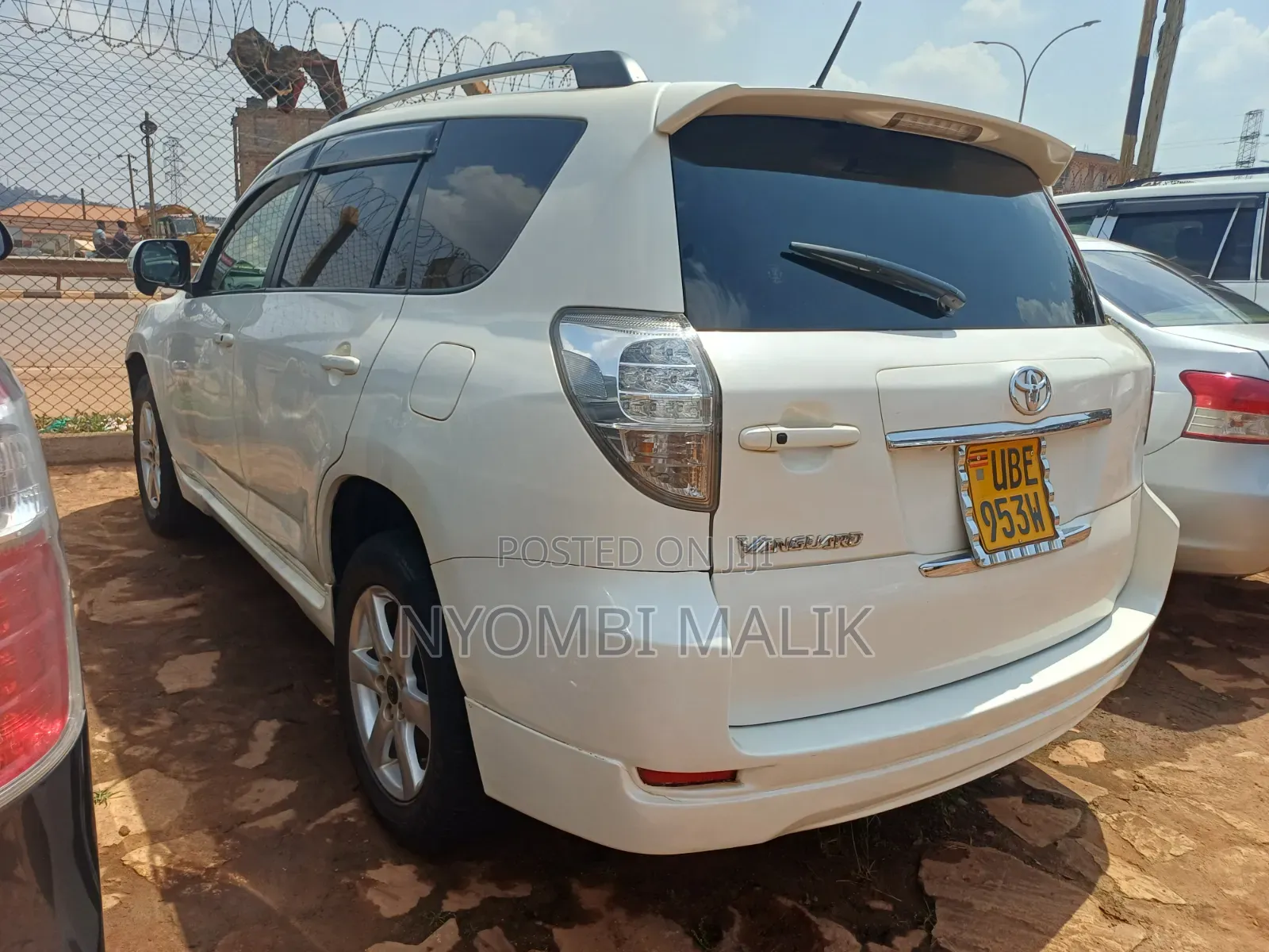 Toyota Vanguard 2008 White
