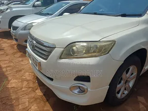 Toyota Vanguard 2008 White
