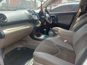 Toyota Vanguard 2008 White