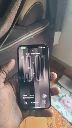 Apple iPhone 13 128 GB Red