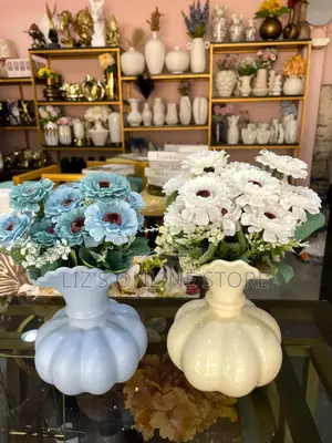 Ceramic "Lotus Edge Pumpkin"Vases Feature Afluted, Melon-Shaped Design