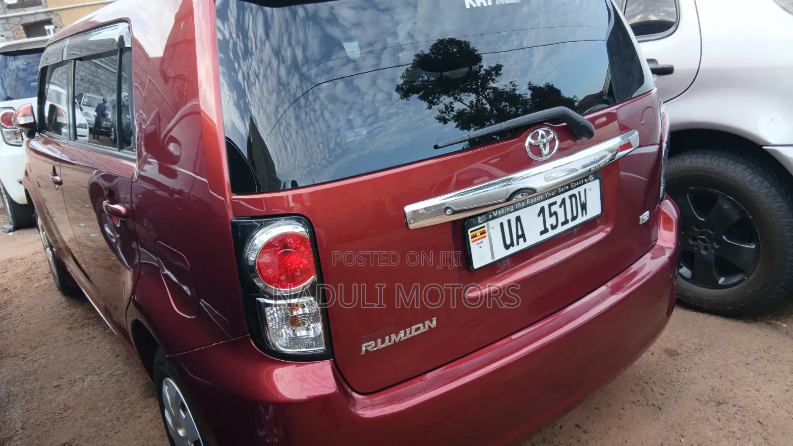 Toyota Corolla Rumion 2012 Red
