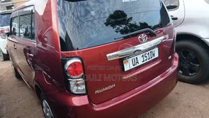 Toyota Corolla Rumion 2012 Red