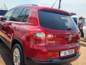 Volkswagen Tiguan 2010 Red