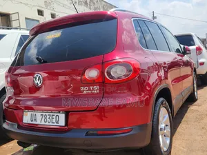 Volkswagen Tiguan 2010 Red