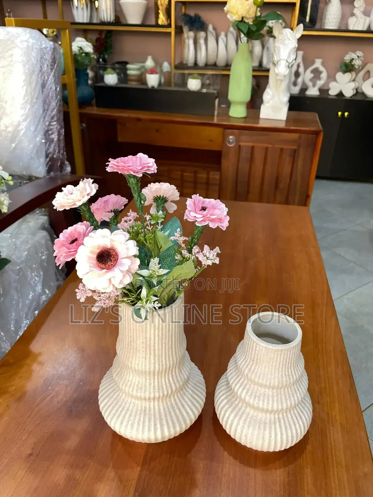 Set of Modern Pleated Ceramic Vases Features