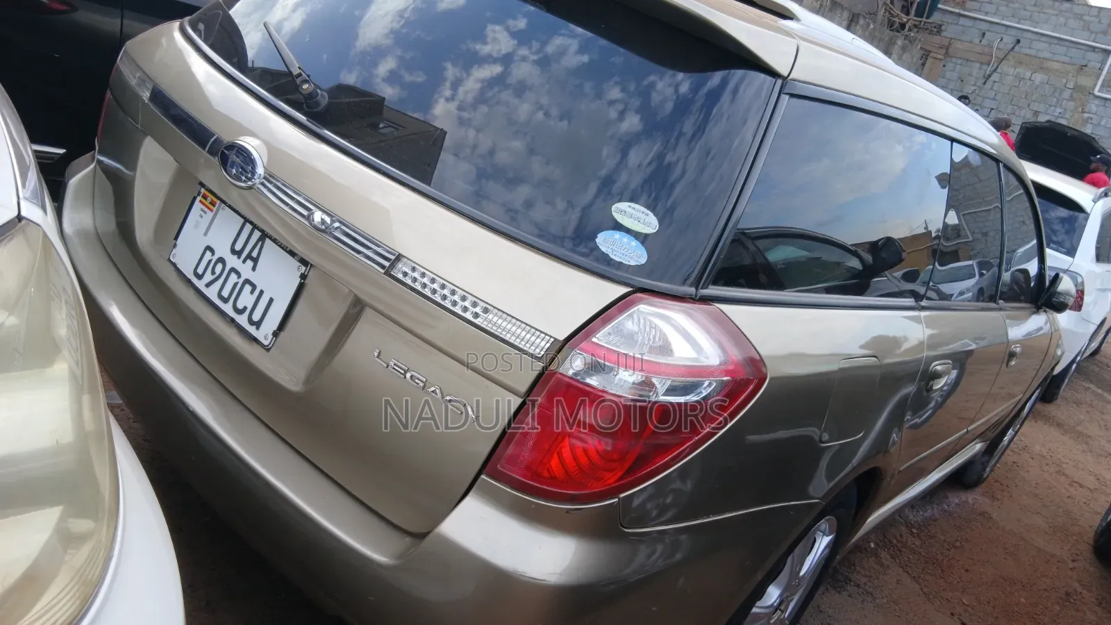 Subaru Legacy 2010 Gold