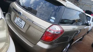 Subaru Legacy 2010 Gold