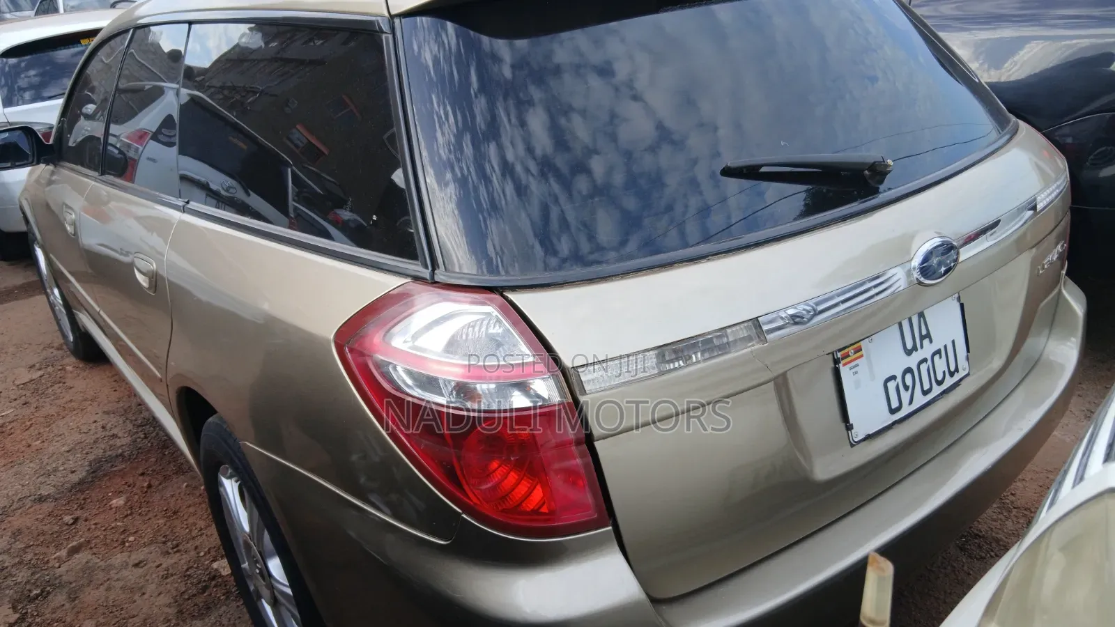 Subaru Legacy 2010 Gold