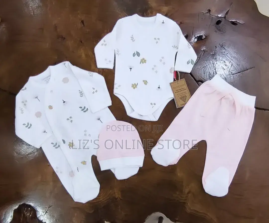 4-Piece Newborn Set Features a Botanical-Printed Sleepsuit