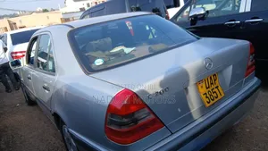 Mercedes-Benz C200 2004 Silver
