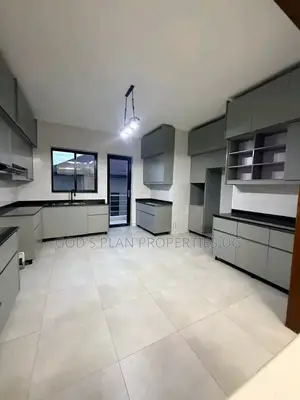 5bdrm Duplex in Mbuya Estate, Nakawa for rent