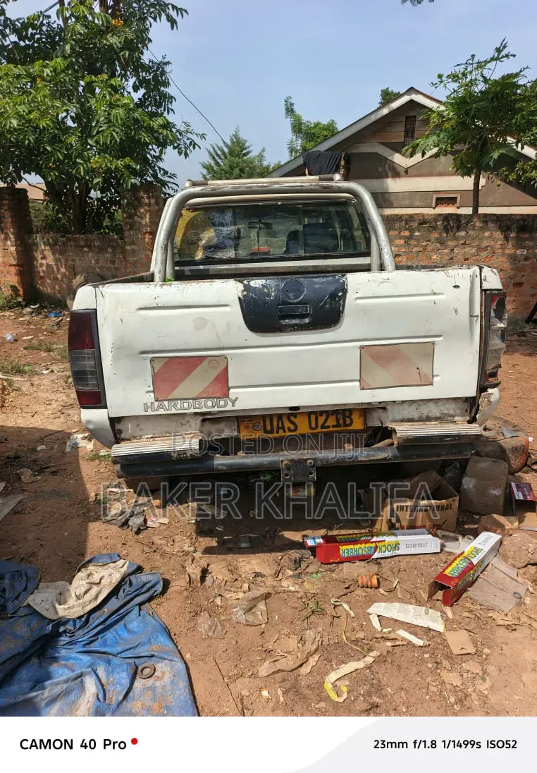 Nissan Hardbody 2014 White