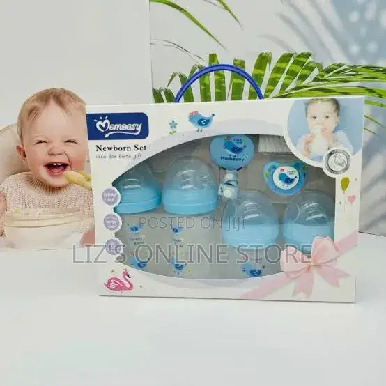 Momeasy Newborn Feeding Set Features Four Blue-Themed
