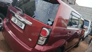 Toyota Corolla Rumion 2012 Red