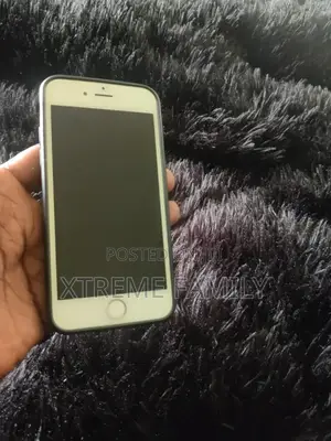 Apple iPhone 6s 64 GB White