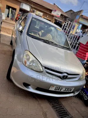 Toyota Platz 1.5 FWD 2005 Gold