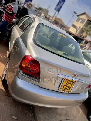 Toyota Platz 1.5 FWD 2005 Gold