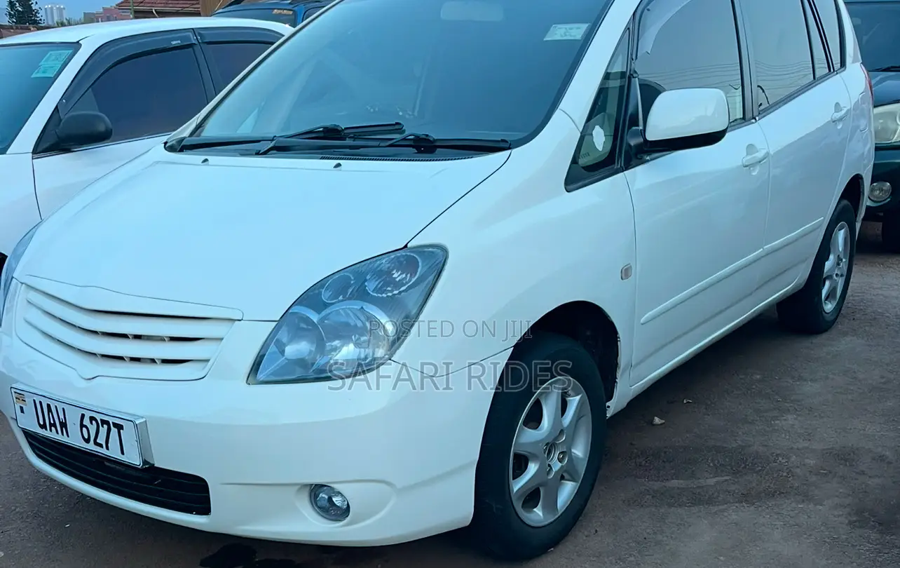 Toyota Corolla Spacio 2004 Ivory