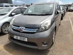 Toyota ISIS 2011 Matt Black