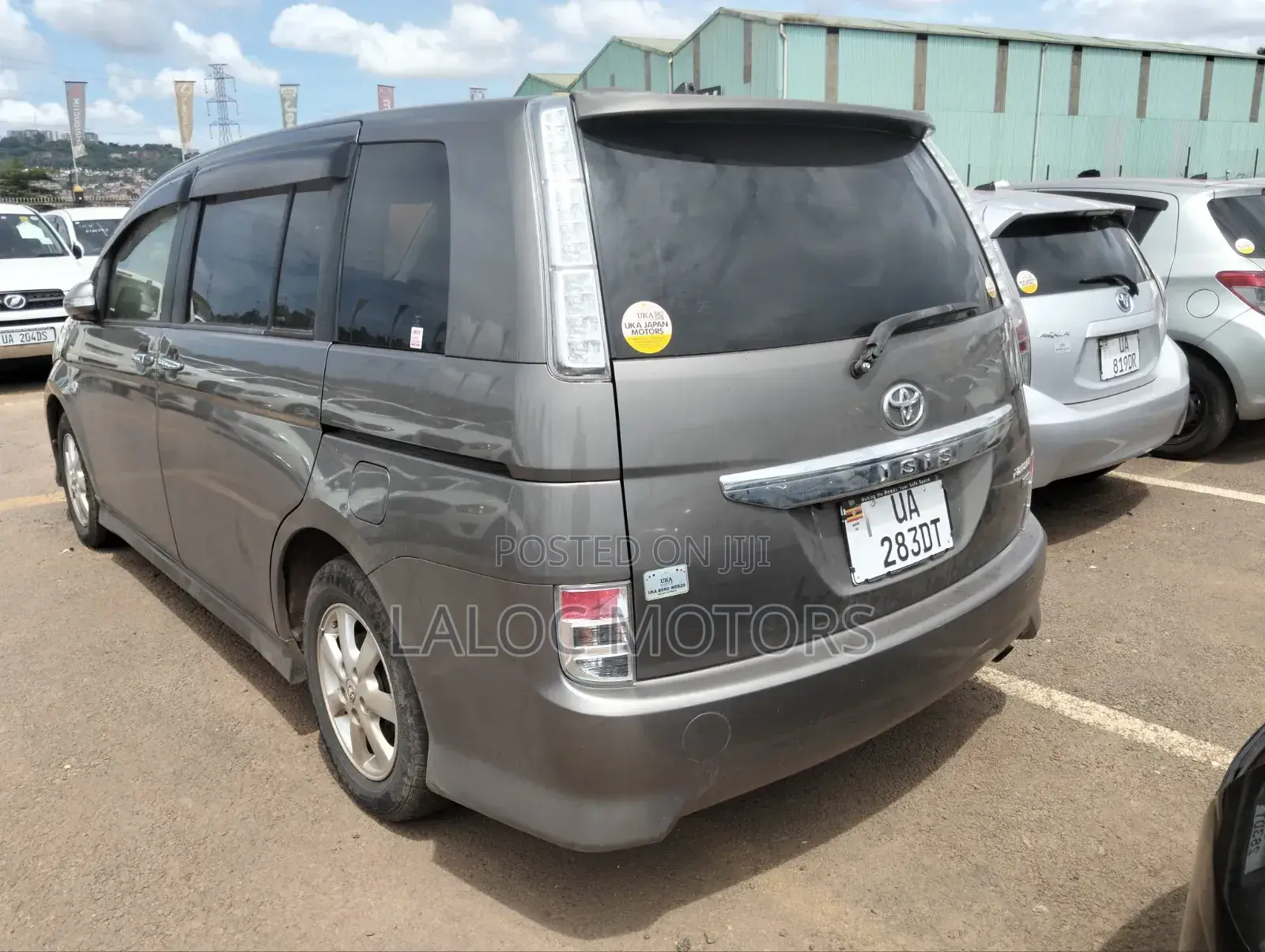 Toyota ISIS 2011 Matt Black