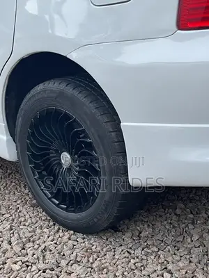 Toyota Wish 2005 Silver