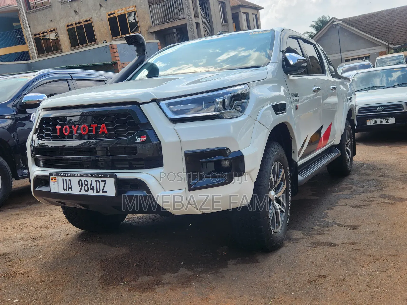 Toyota Hilux 2021 White