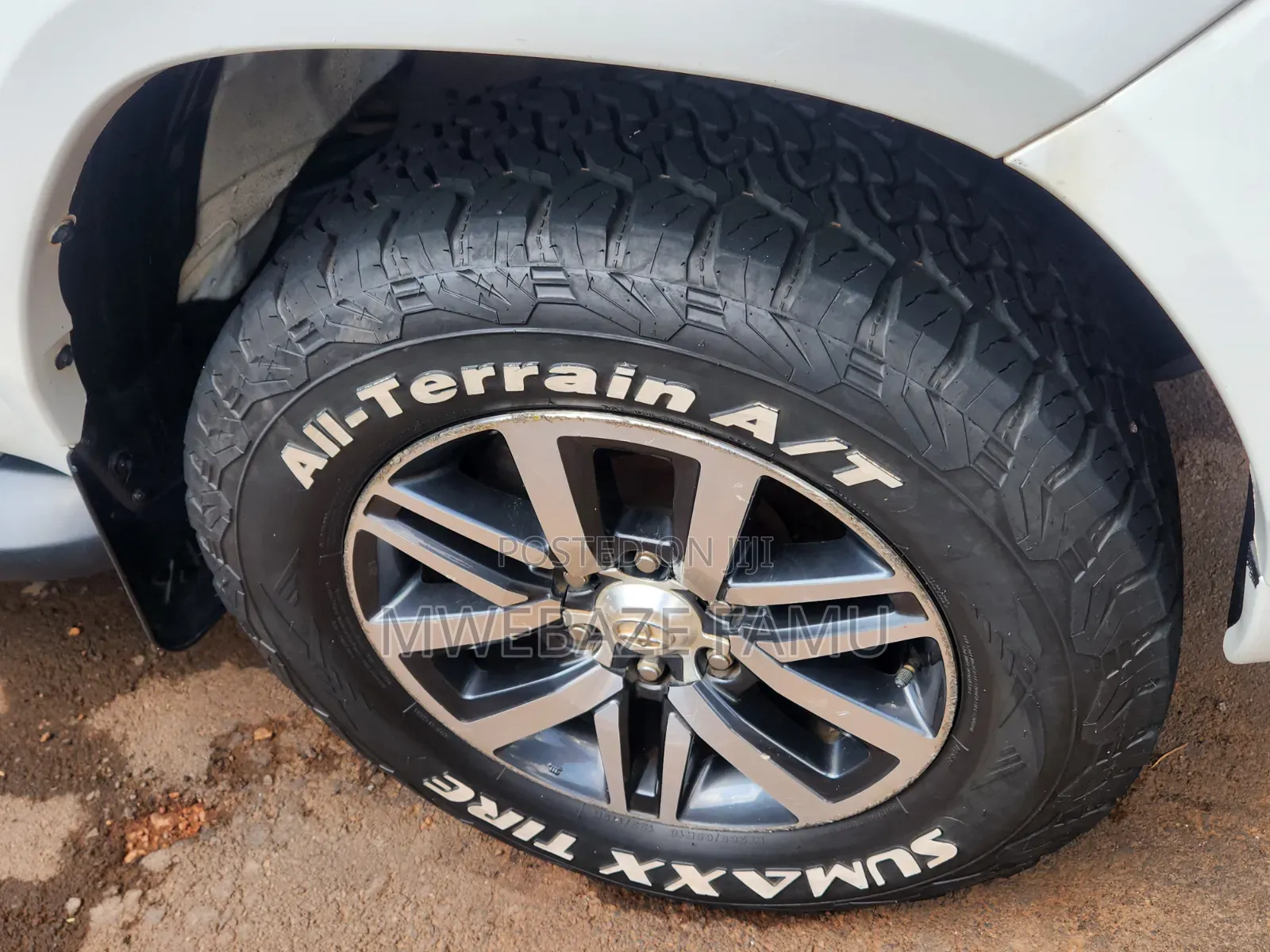 Toyota Hilux 2021 White
