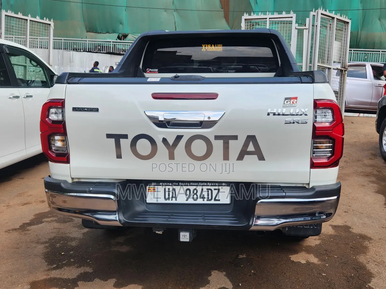 Toyota Hilux 2021 White