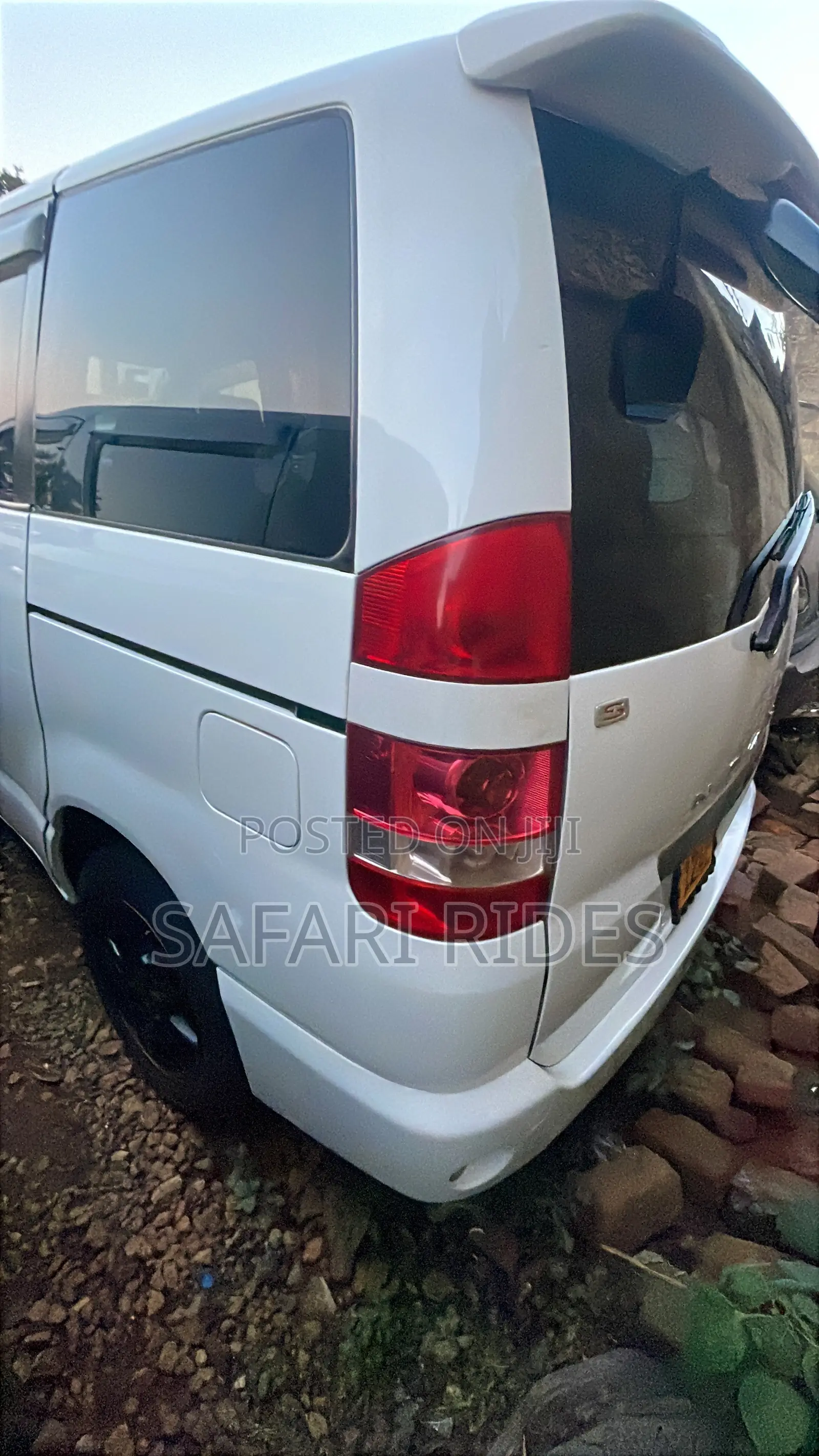 Toyota Noah 2005 White