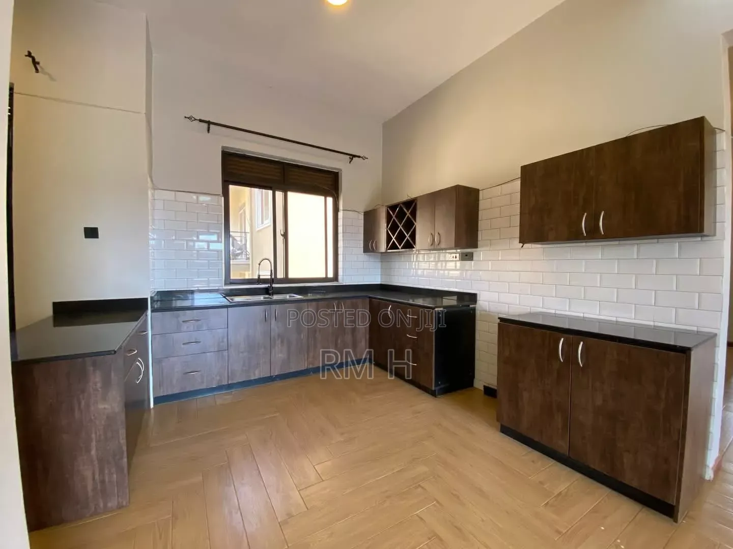 4bdrm Apartment in Bunga, Central Division for rent