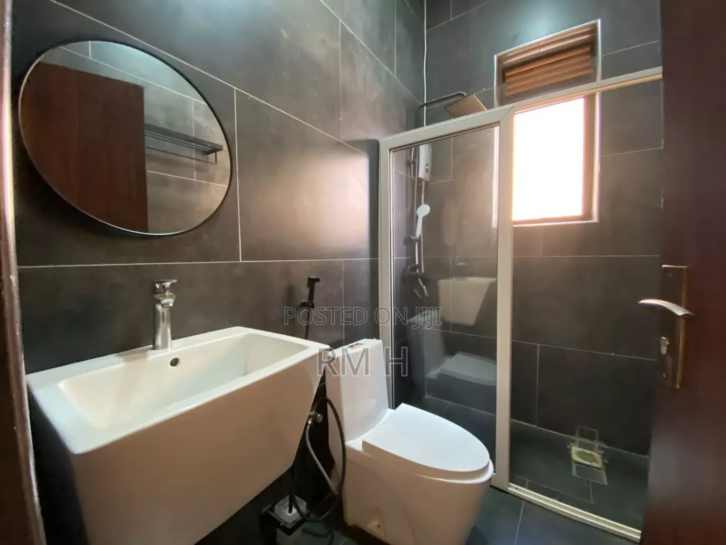 4bdrm Apartment in Bunga, Central Division for rent