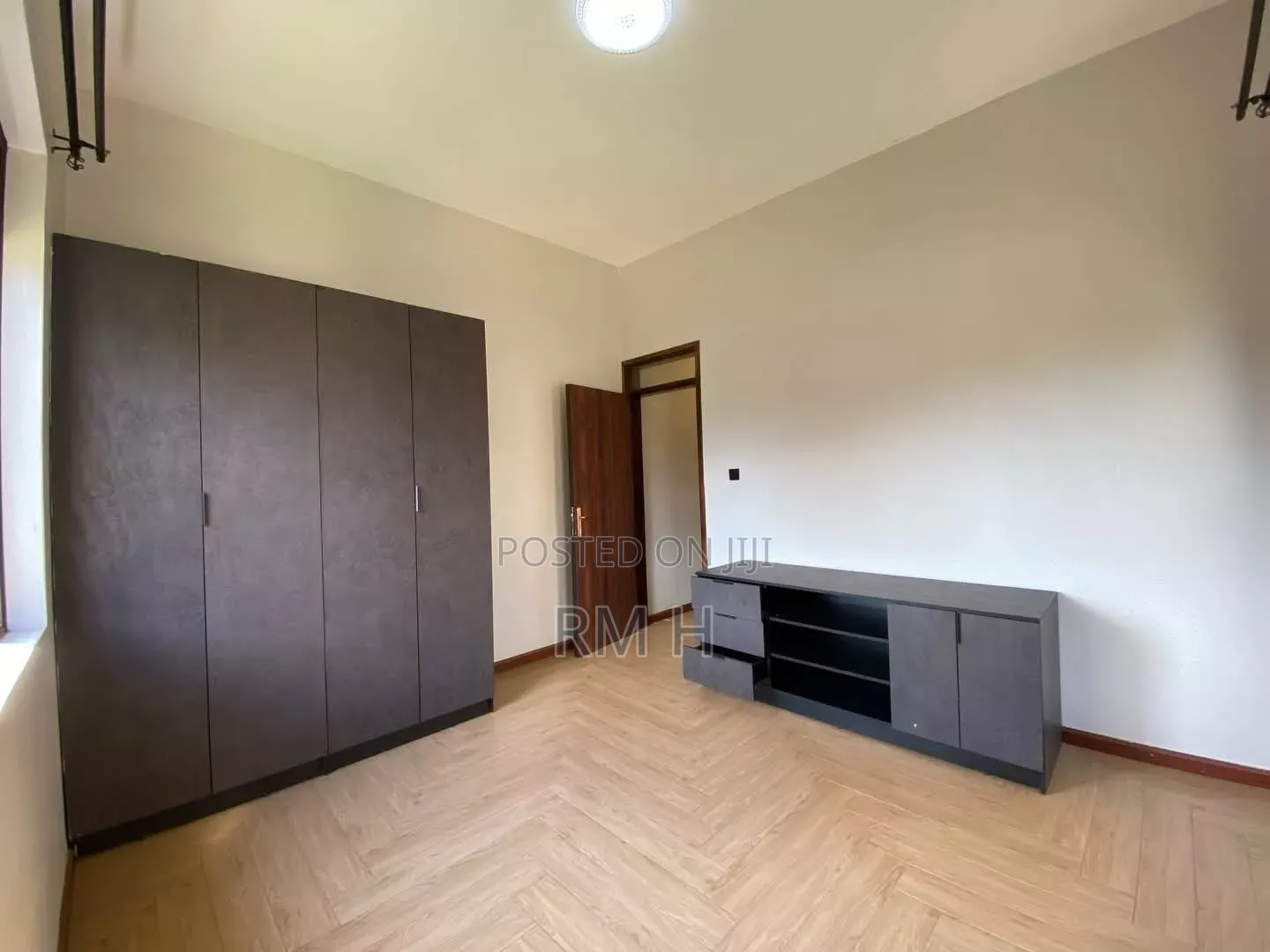 4bdrm Apartment in Bunga, Central Division for rent